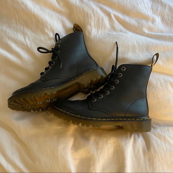 dr martens luana black